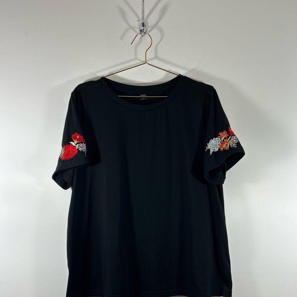 Women’s Every Rose Black T-shirt with Flower embroidered sleeves